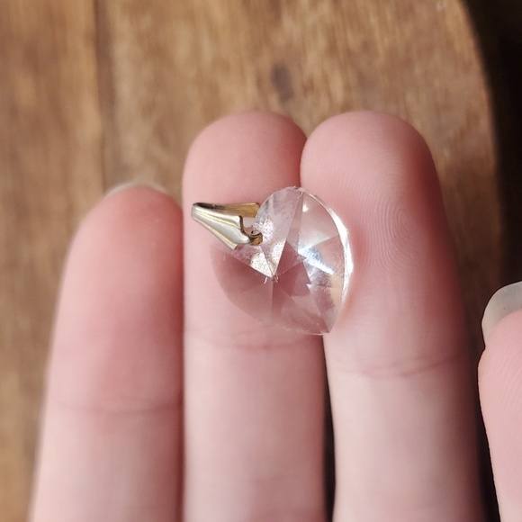 Crystal clear faceted heart eye-catching drop pendant - Picture 1 of 2